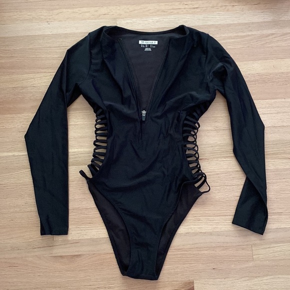 Forever 21 sexy swimsuit wetsuit one piece - Picture 5 of 7